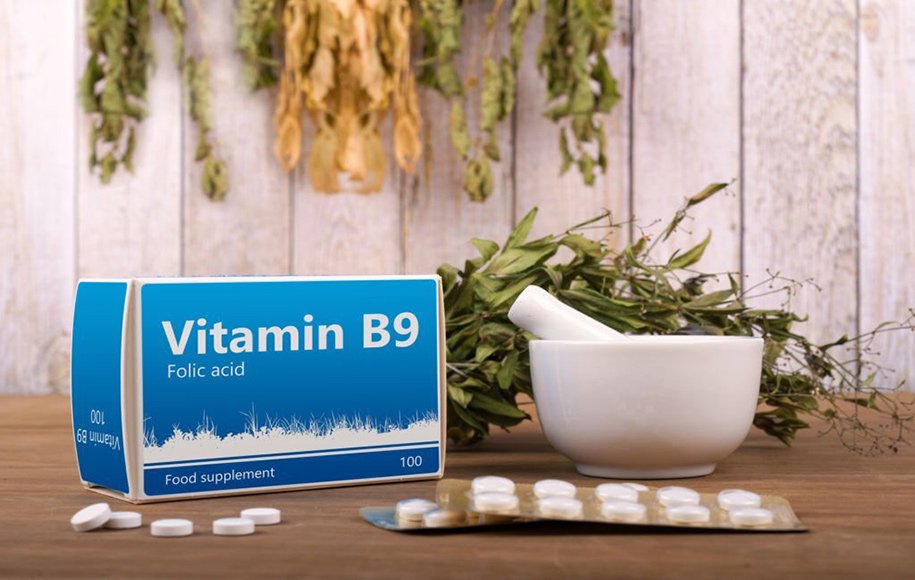 How can I use folic acid to help with hair growth?